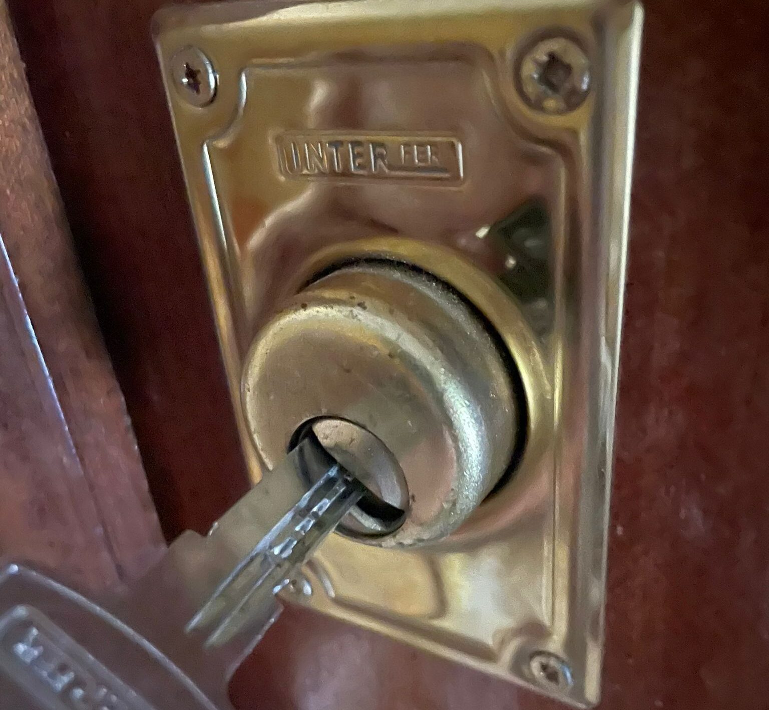 Cómo Saber si una Cerradura es de Seguridad: 7 Señales Clave